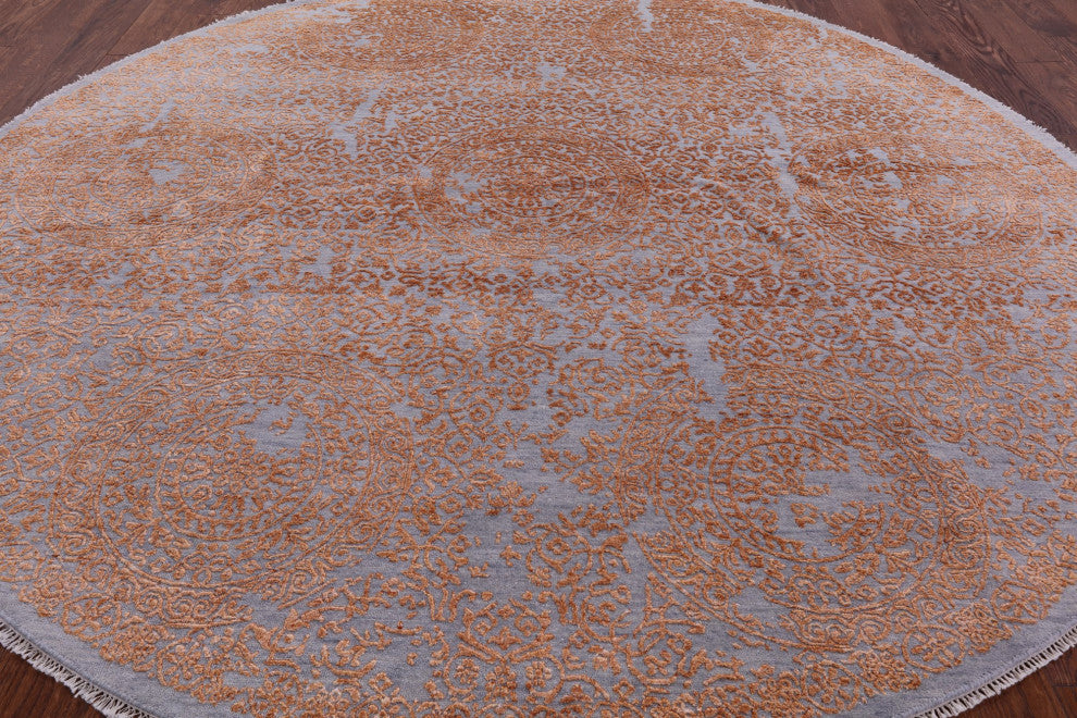 8' Round Hand Knotted Wool and Silk Persian Rug Q6764