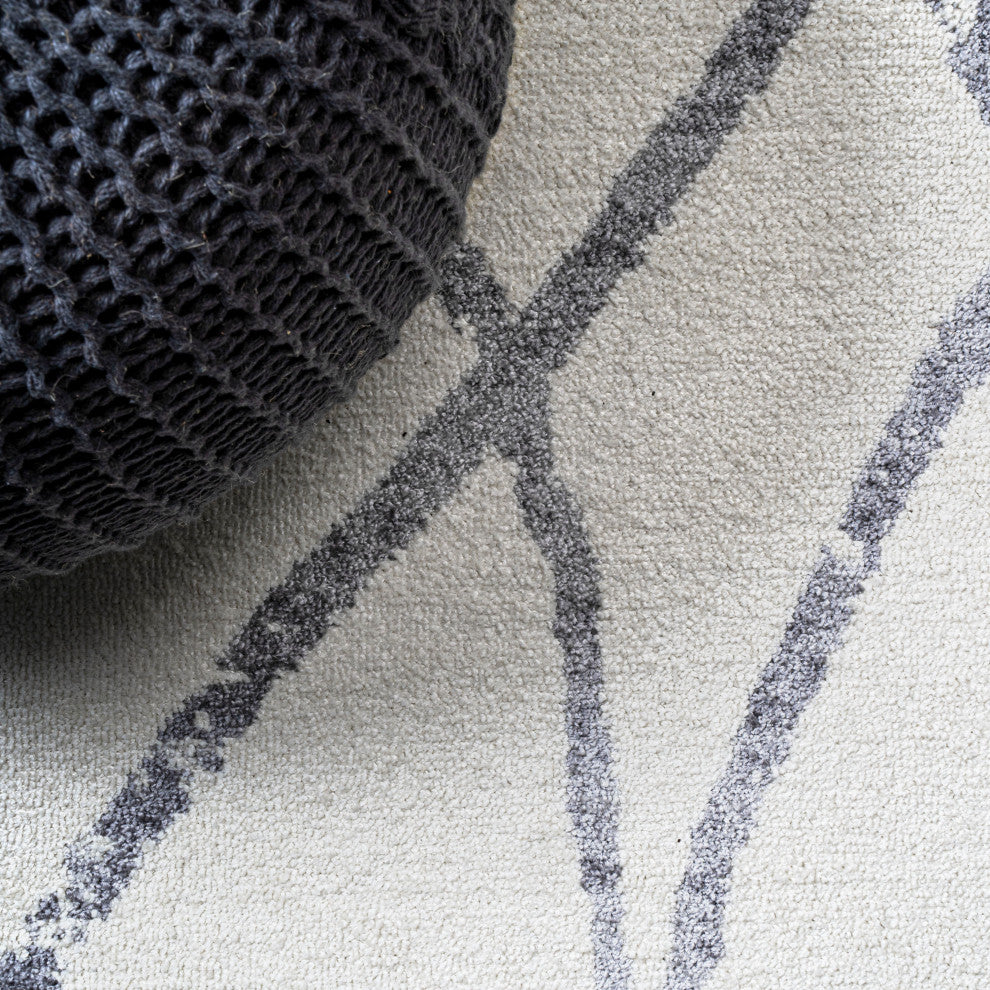Illi Moroccan Diamond Trellis Ivory/Gray 2 ft. x 8 ft. Runner Rug