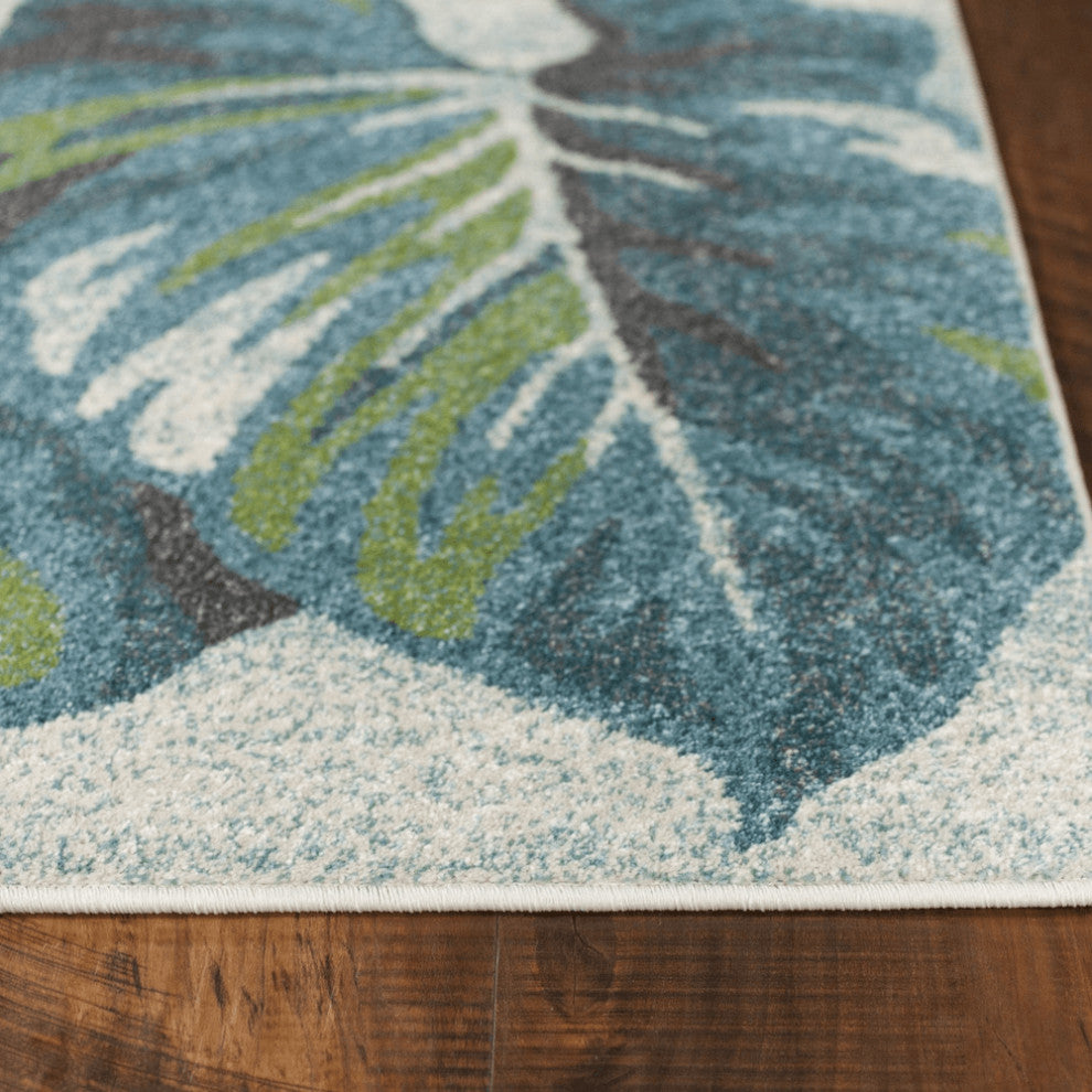 7' X 10'  Polypropylene Teal Or  Green Area Rug