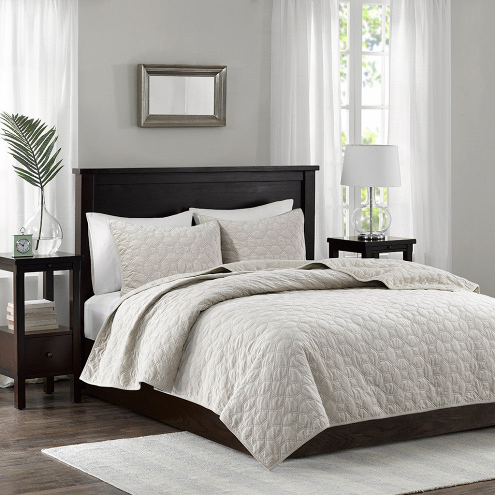 Madison Park Harper 3 Piece Velvet Quilt Set, Ivory
