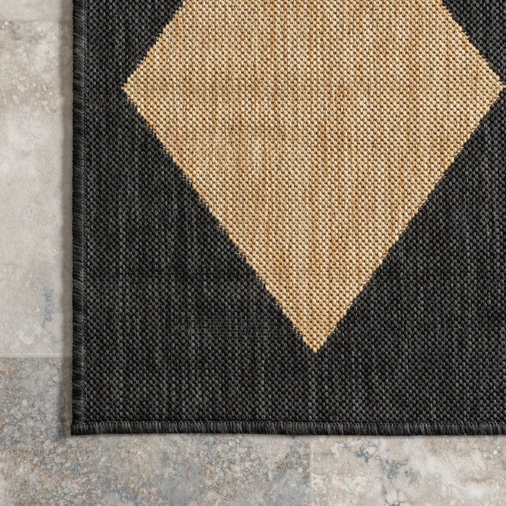 Nuloom Sabina Diamond Trellis Indoor/Outdoor Area Rug, Dark Grey 5'x8'