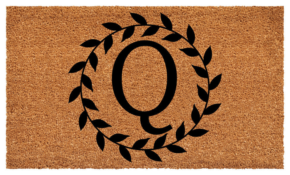 Calloway Mills Laurel Wreath Doormat, Letter Q