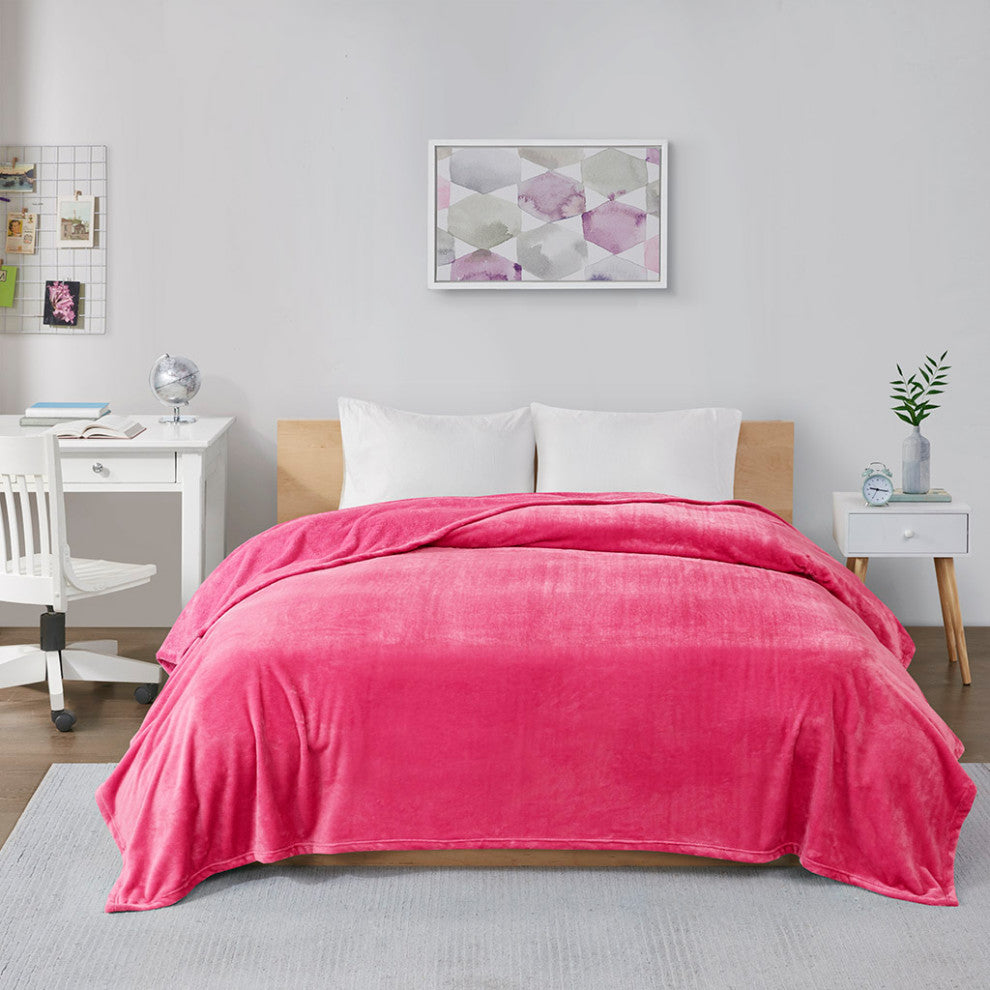 Intelligent Design Microlight Plush Oversized Blanket, Pink