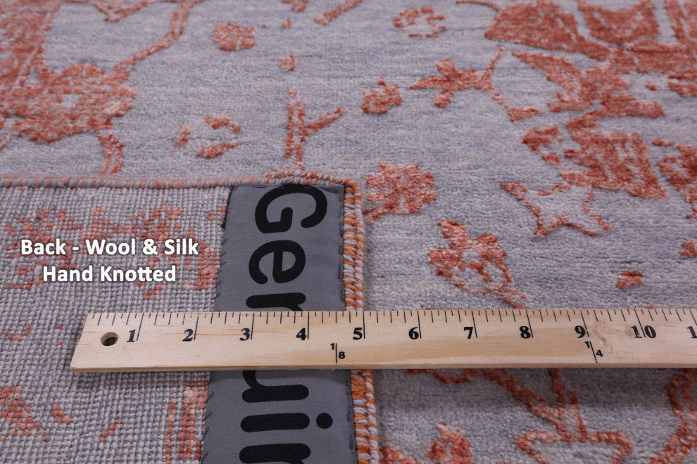8' 0" X 9' 11" Wool & Silk Handmade Persian Rug - Q15760