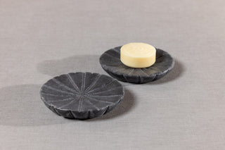 Kara 2-Piece Flower Marble Decorative Dish Set, Gray