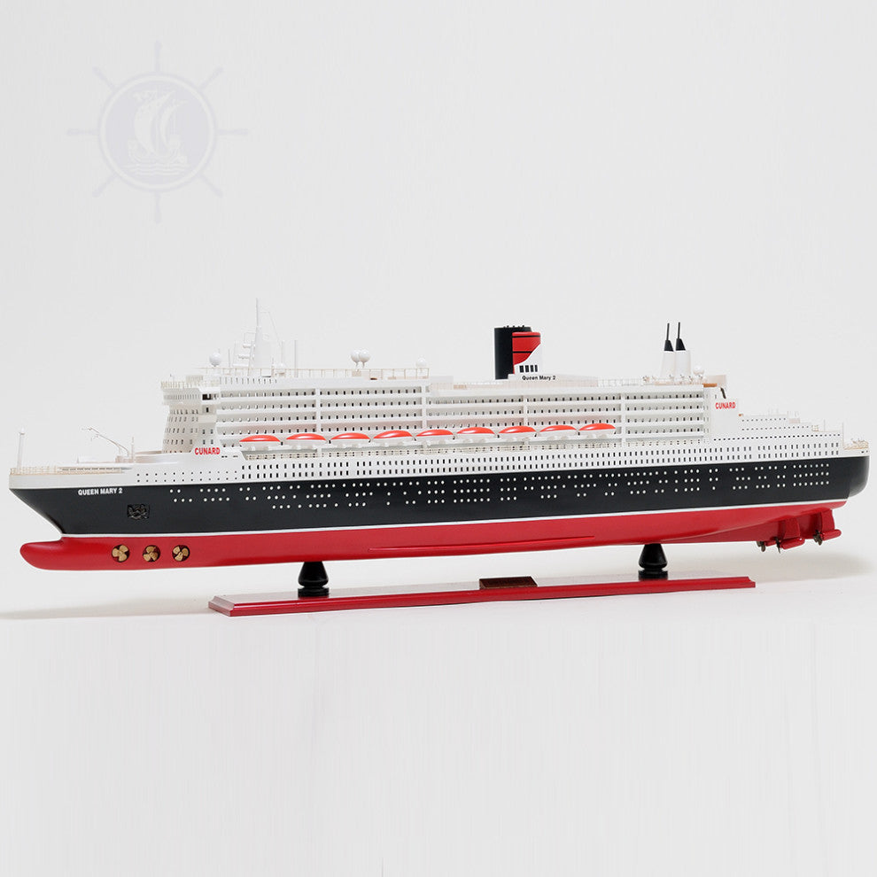Queen Mary II L Cruise Ship Model