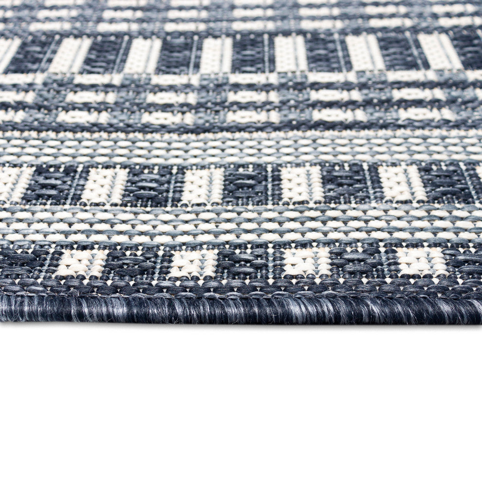 Malibu Etched Border Indoor/Outdoor Rug, Navy, 6'6"x9'3"