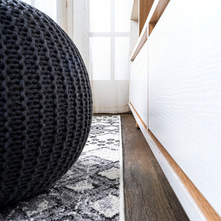 Azmar Moroccan Geometric Distressed Ivory/Black 3'x5' Area Rug