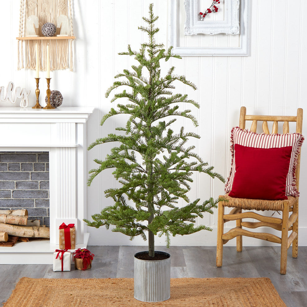 5.5' Pre-Lit Pine Artificial Christmas Tree, Decorative Planter With 150 Lights