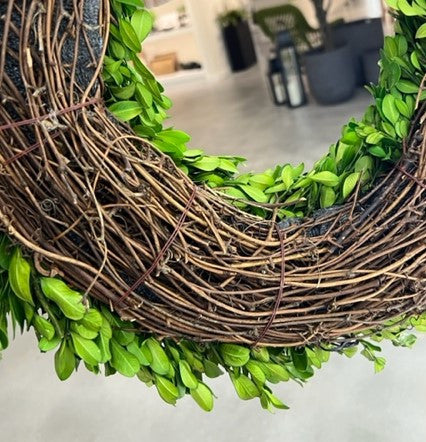 Round 30 in English Boxwood Wreath Topiary Greenery Natural Classic Hanging Door