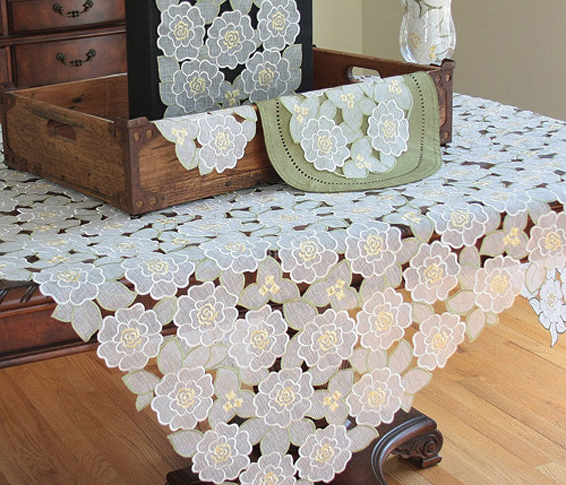 Dainty Flowers 11"x62" Mini Table Runner