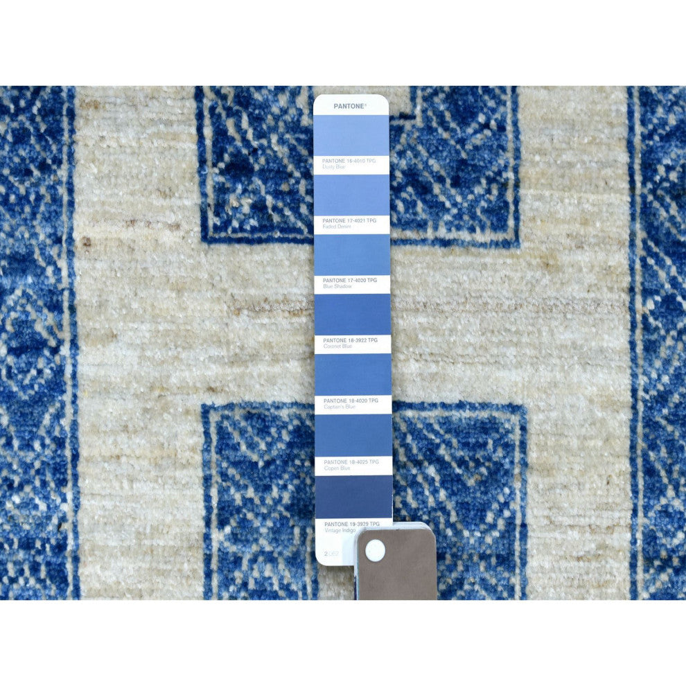 Soft and Pliable Wool Hand Knotted Denim Blue Maze Design Rug, 5'10" x 8'9"