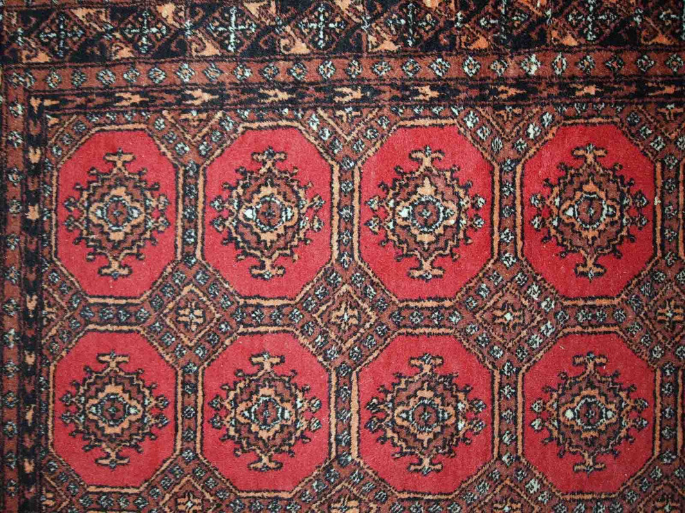 Handmade Vintage Uzbek Bukhara Rug, 3.9'x5.8', 121cm x177cm 1960s