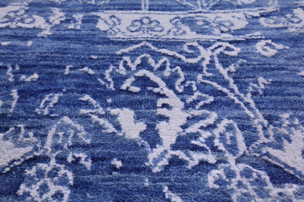 8' Round Persian Handmade Wool & Silk Rug - Q15744