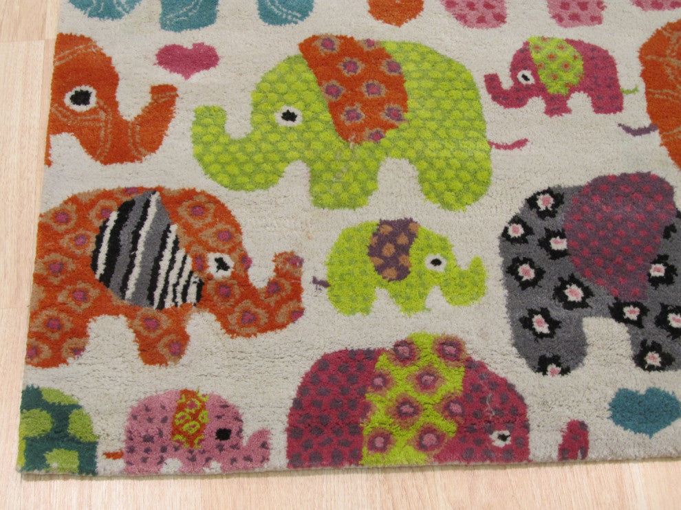 EORC Ivory Hand-Tufted Wool Kid's Elephant Rug, 4'x6'