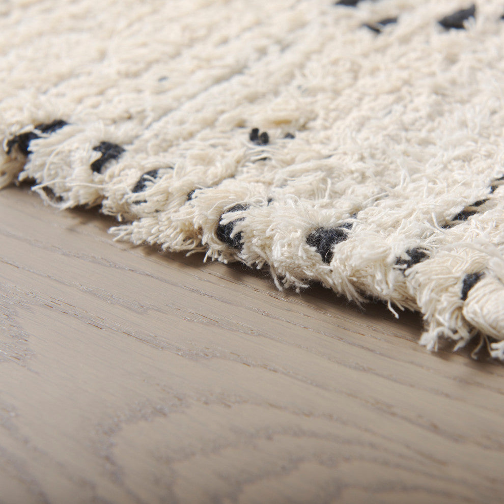 Calvert 5'x8' Ivory & Black Cotton Hand Woven Diamond Patterned Rug