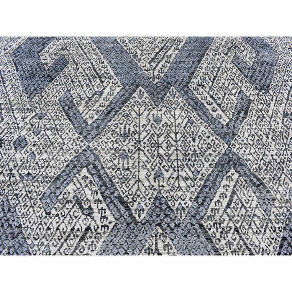 White Hand Knotted Tone on Tone Silk Small Repetitive Design Rug 9'x12'3"