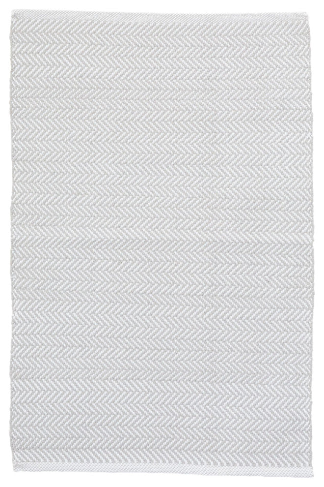 Dash & Albert Herringbone Grey/White Handwoven Indoor/Outdoor Rug, 8' x 10'