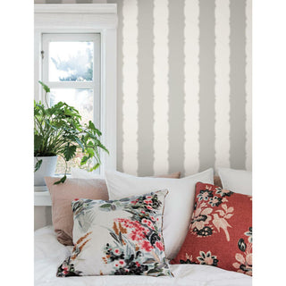 Scalloped Stripe Wallpaper