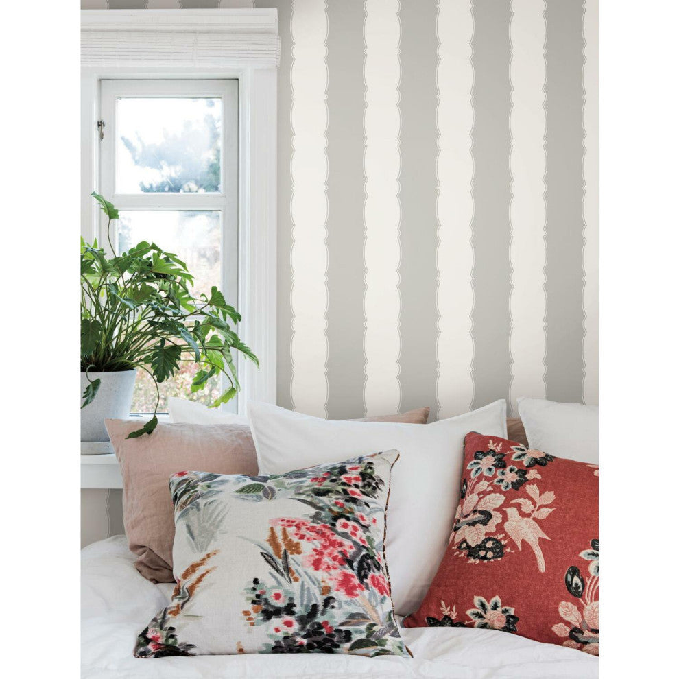 Scalloped Stripe Wallpaper