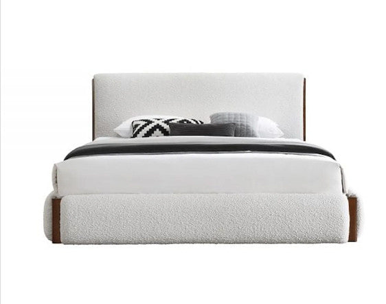 Acme Sandro Eastern King Bed