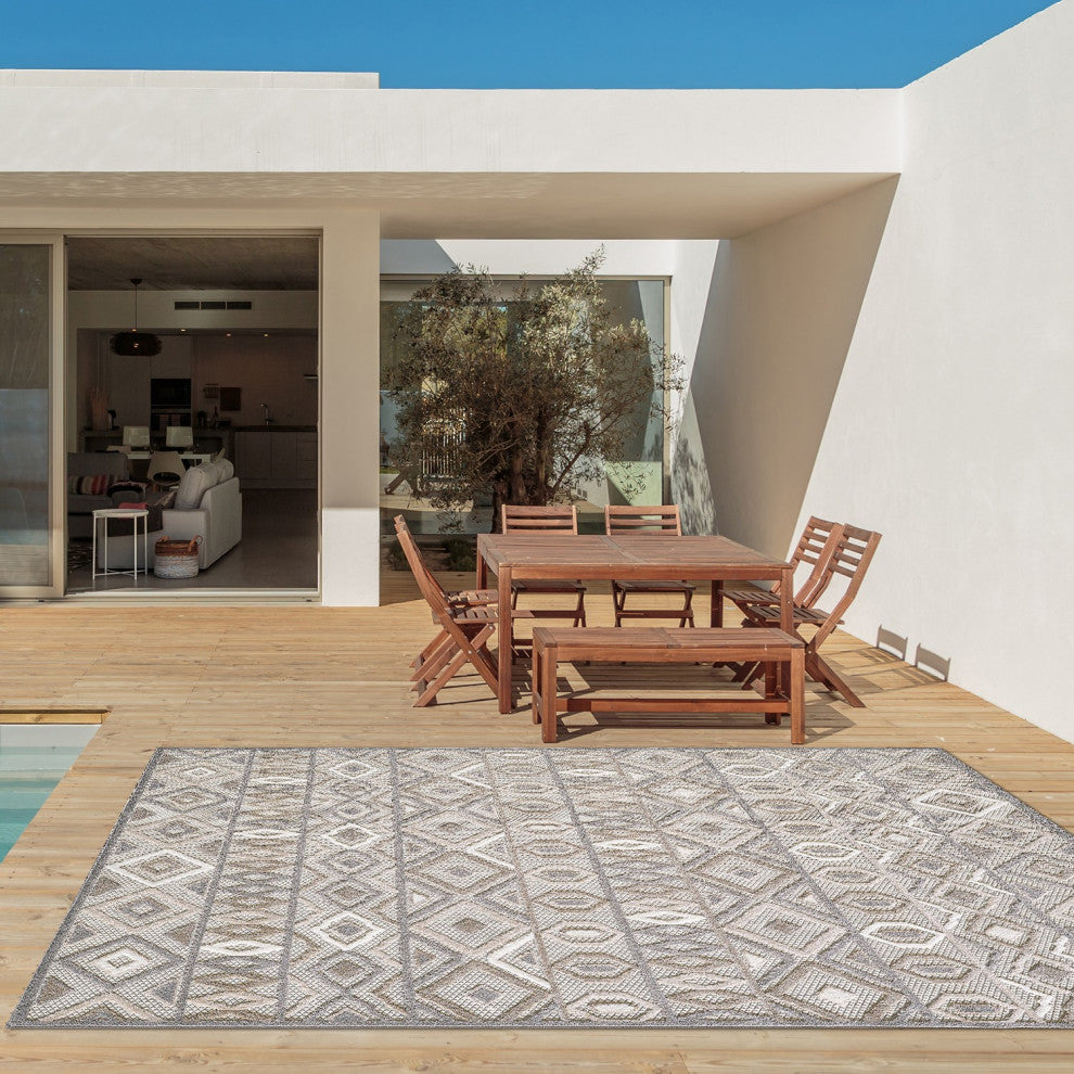 8"x10" Gray Ivory Aztec Pattern Indoor Outdoor Area Rug