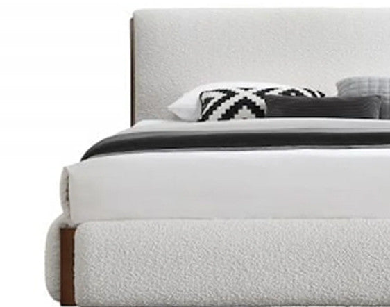 Acme Sandro Eastern King Bed