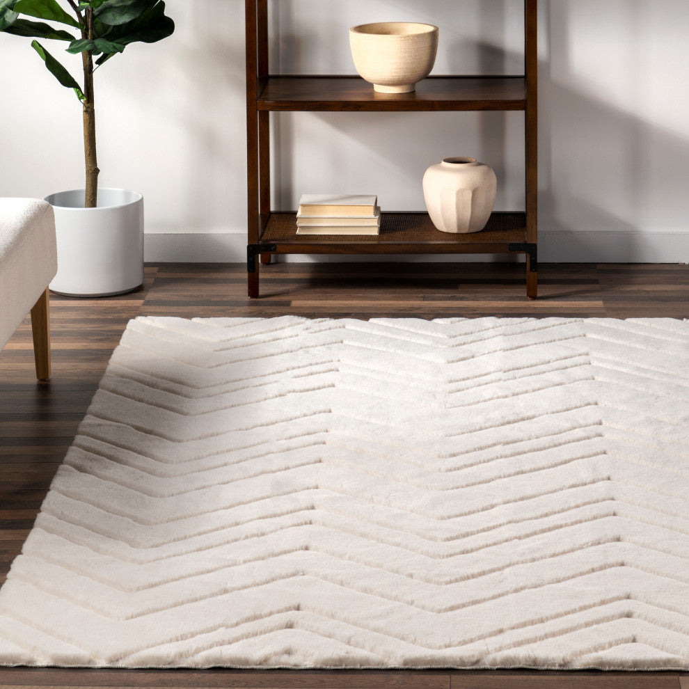 Nuloom Chevron Faux Rabbit Washable Rug, Off White 2' 6" x 8'