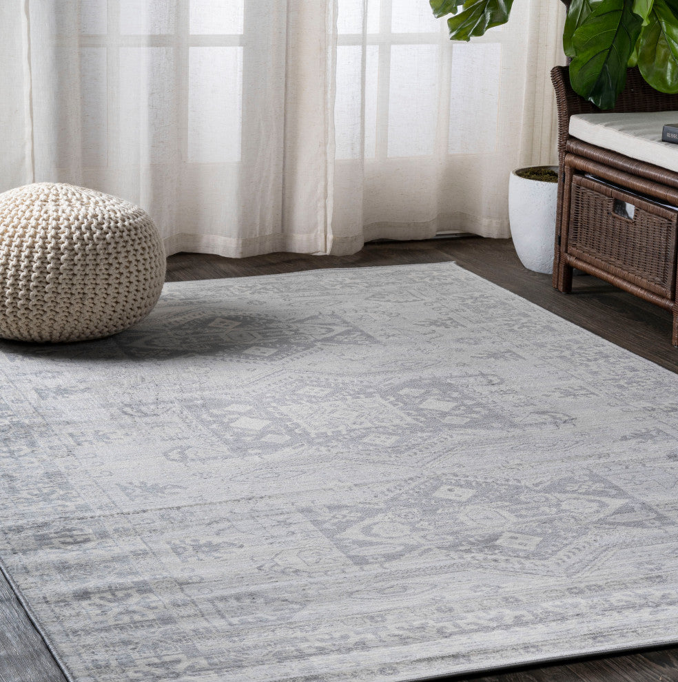 Modern Persian Vintage Medallion Light Gray 4'x6' Area Rug