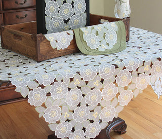 Dainty Flowers 15"x54" Table Runner