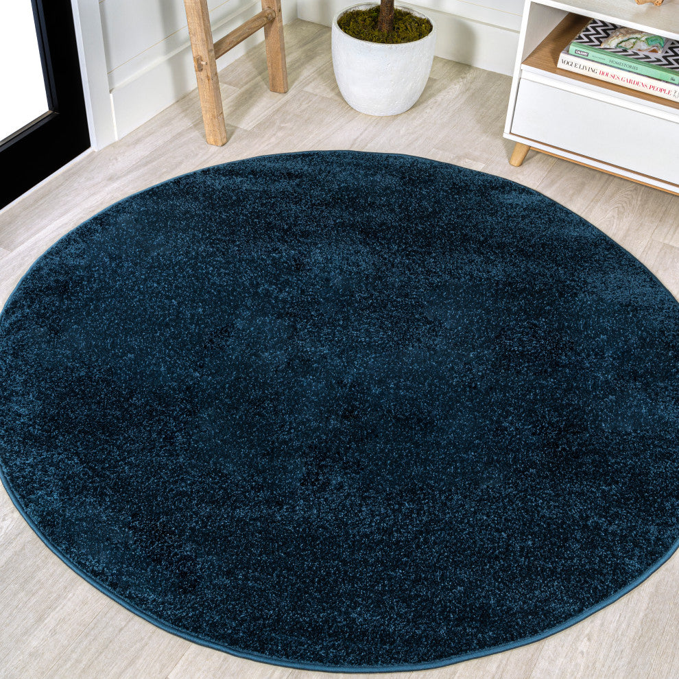 Haze Solid Low-Pile Navy 6' Round Area Rug
