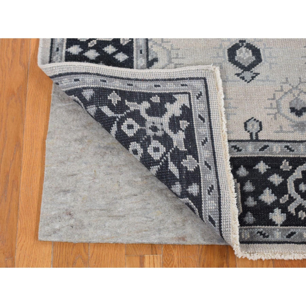 Cream Small Intricate Repetitive Design Pure Wool Hand Knotted Rug, 6'0"x9'0"