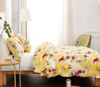 Radiant Sunshine Yellow Hummingbirds Floral Scalloped Bedspread Set, Queen