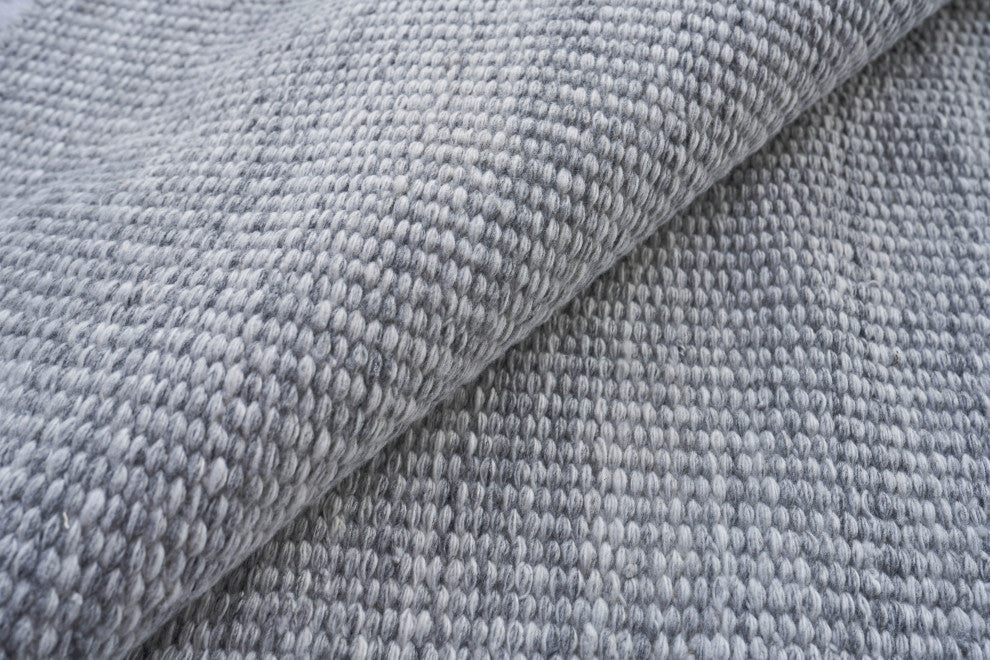 Loro Indoor/Outdoor Handmade Flatwoven PET yarn Light Silver Area Rug, 6'x9'