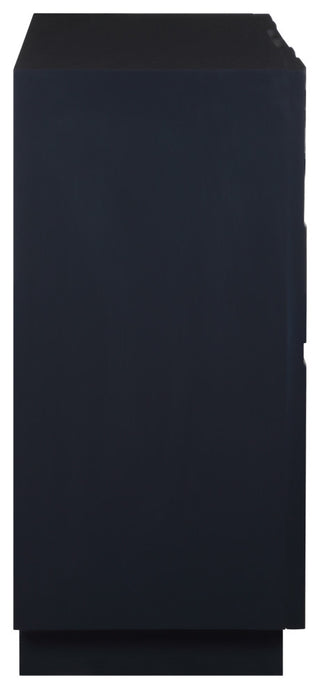 Alternate white background; cropped/close-up of side edge.