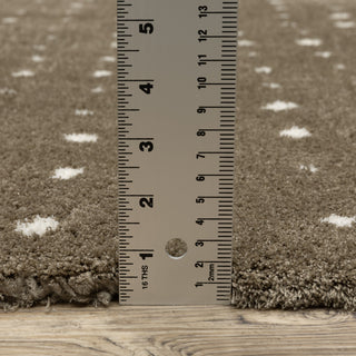 Greer Transitional Geo Dots Mink Brown/ Ivory Area Rug, 6'7" x 9'6"