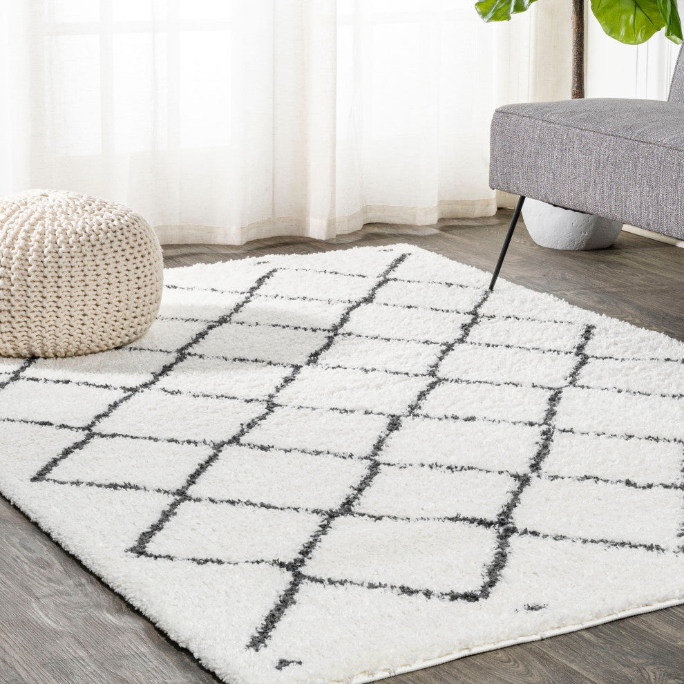 Cami Moroccan Style Diamond Shag, White/Black, 3'x5'