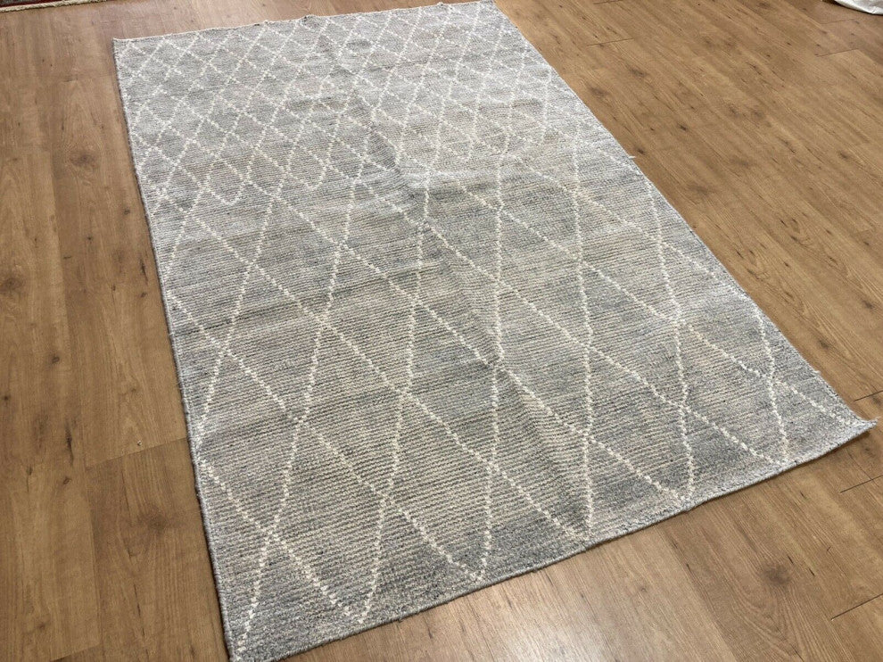 Handmade Banana Silk Gray Rug 5x7 Transitional Carpet