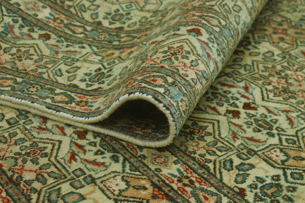 Semi Antique Beorht Beige/Red Rug, 6'5 x 9'7