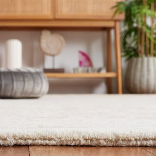 Safavieh Couture Ebony Collection EBN102 Rug, Pink/Ivory, 6' Round