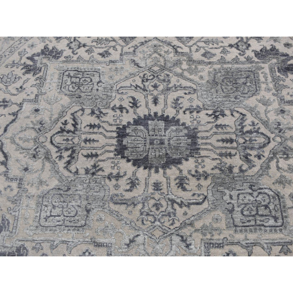 Gray Heriz Design Wool and Silk Hand Knotted Round Rug 8'1" x 8'1"