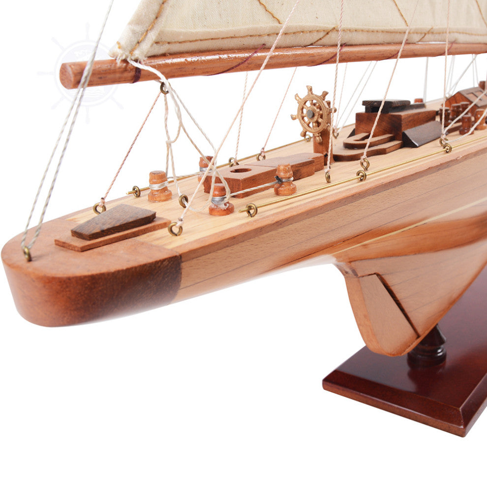 Endeavour Sm Wooden model sailing boat