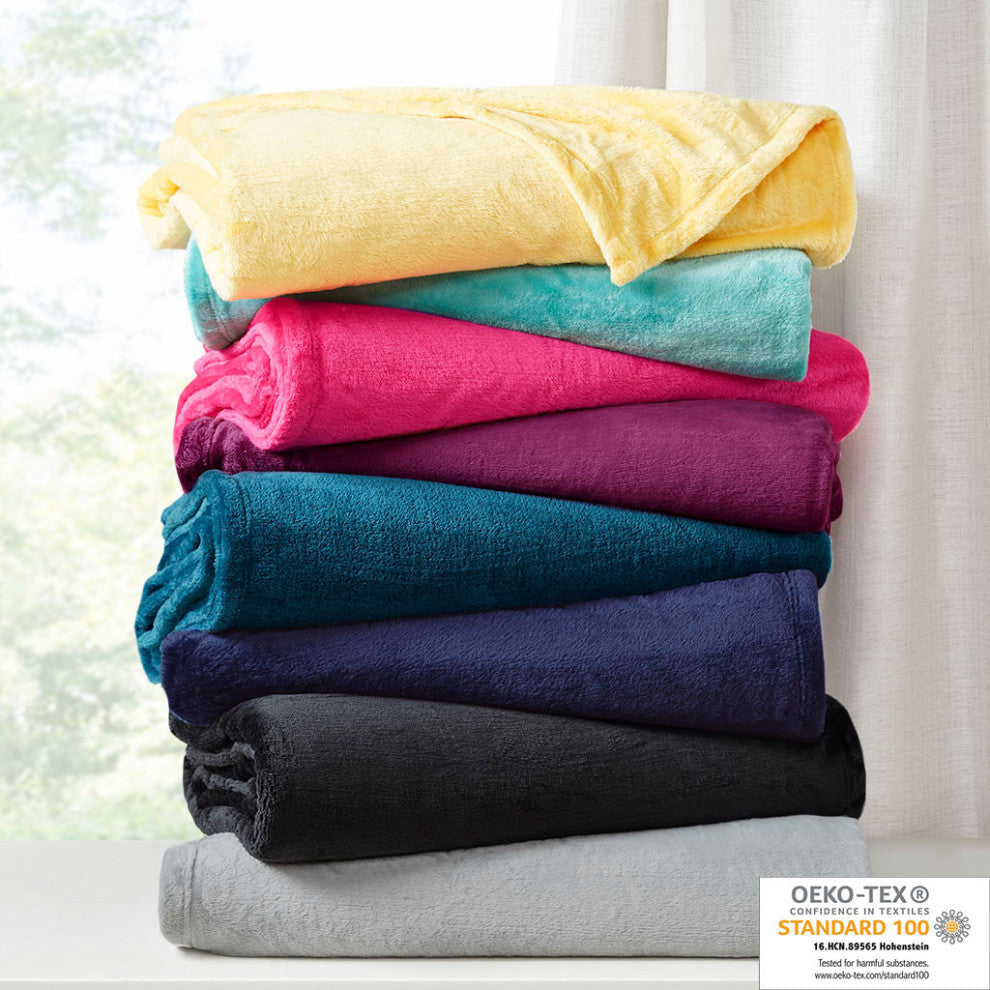 Intelligent Design Microlight Plush Oversized Blanket, Black