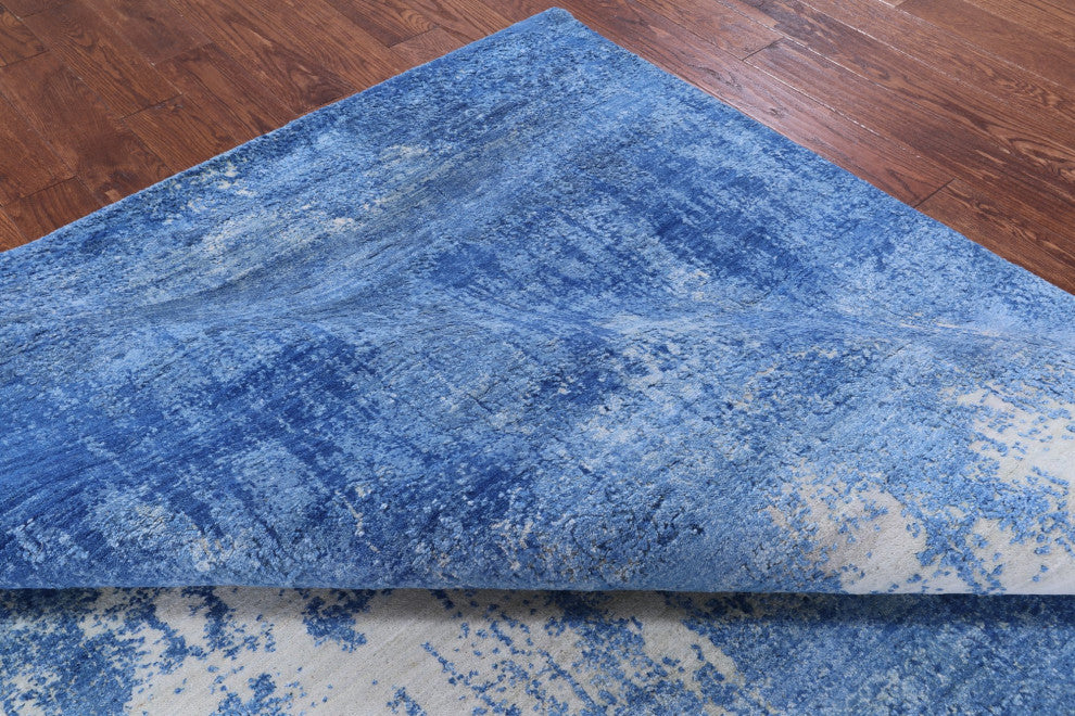 7' 11" X 10' 1" Hand Knotted Modern Wool and Silk Rug Q7147