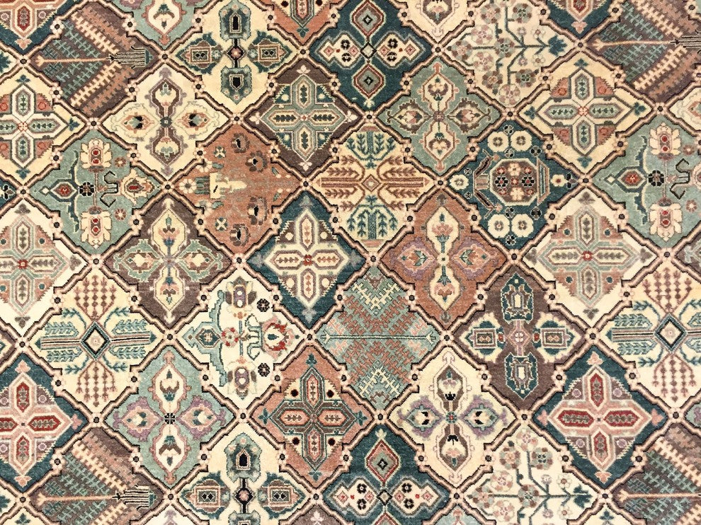 Turkish-Knotted Kulimjan Light Green/Ivory Rug, 10'1x13'2"