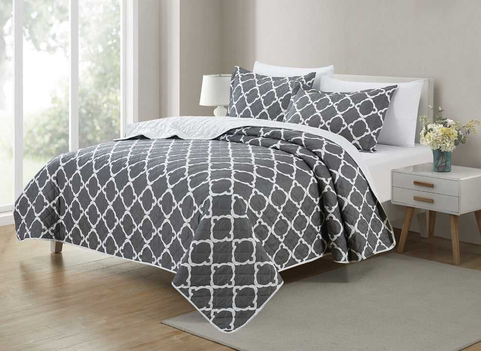 Bibb Home 3 Piece Reversible Quilt Set, White Trellis, King