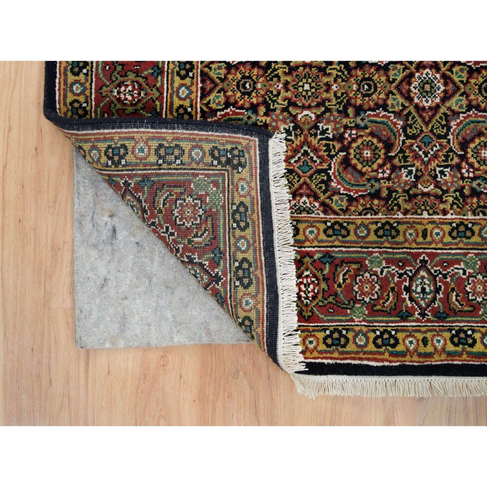 Asphalt Black 175 KPSI 100% Wool Hand Knotted Herrita Design Rug, 4'1"x5'9"