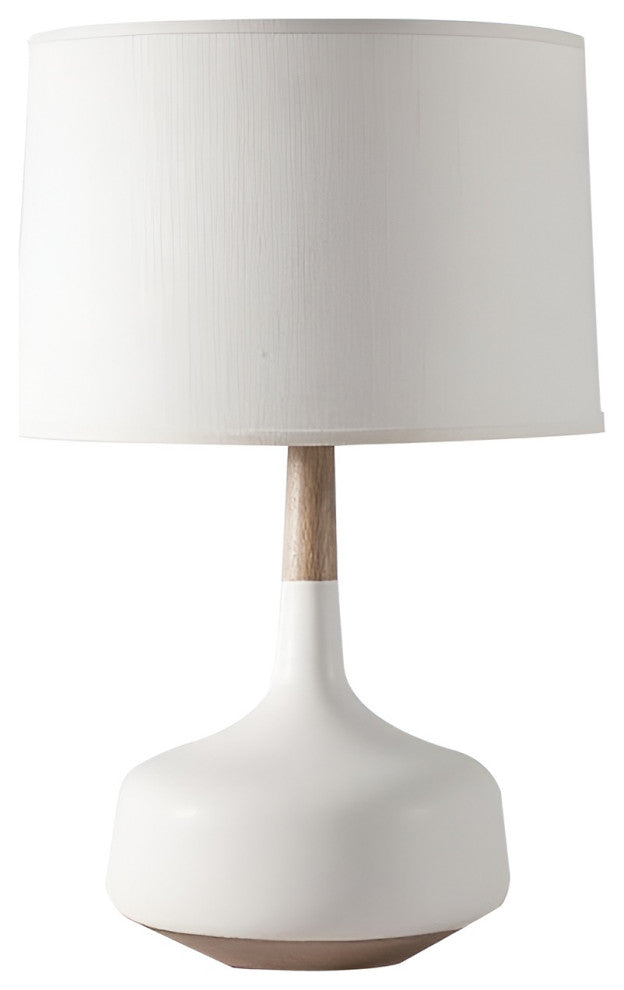 Gstaad | White Simple Desk Lamp in a Nordic Style