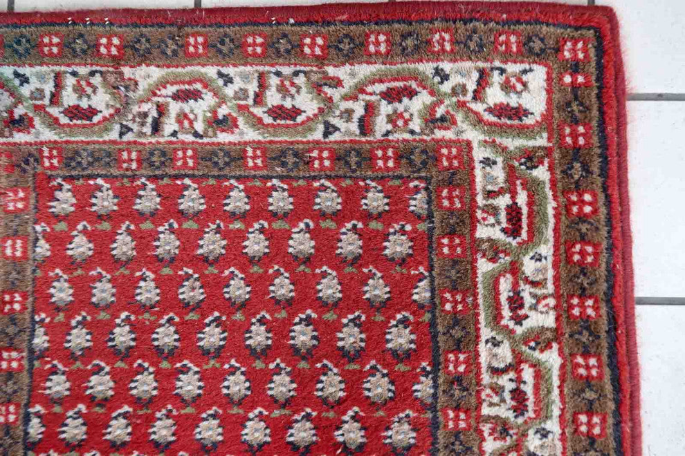 Handmade Vintage Indian Seraband Rug 2.4'x4.5', 74cmx140cm, 1970s