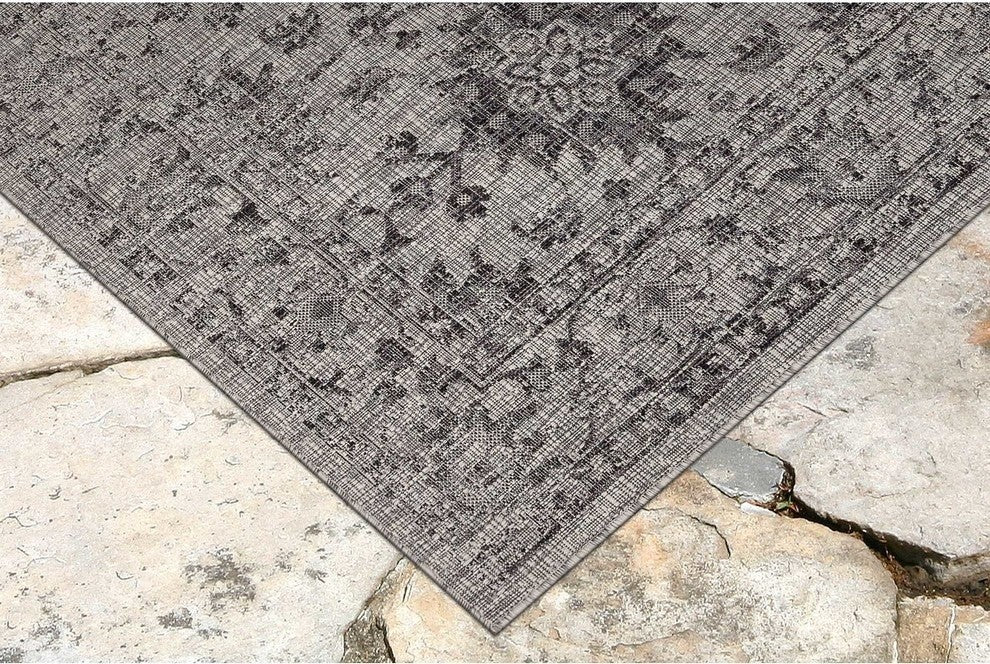 Carmel Vintage Floral Indoor/Outdoor Rug, Black, 4'10"x7'6"